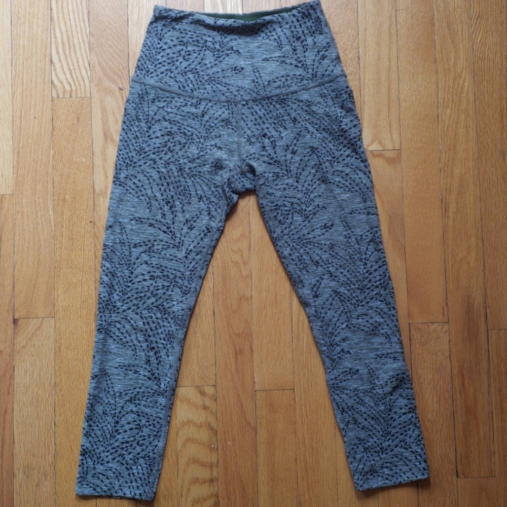 BEYOND YOGA cropped leggings